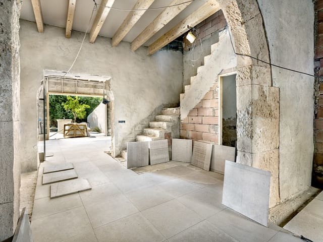 4 soverom Villa til salgs i Alaró med svømmebasseng garasje - € 2 250 000 (Ref: 8930114)