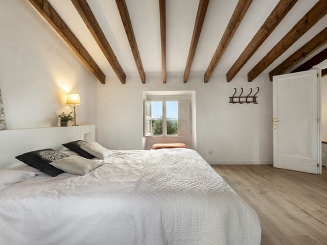 3 soveværelse Finca/Landehus til salg i Lloseta med swimmingpool - € 1.250.000 (Ref: 8976480)