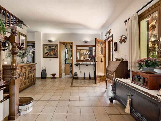 5 chambre Finca/Maison de Campagne à vendre à Santa María del Camí avec piscine garage - 1 900 000 € (Ref: 8988635)