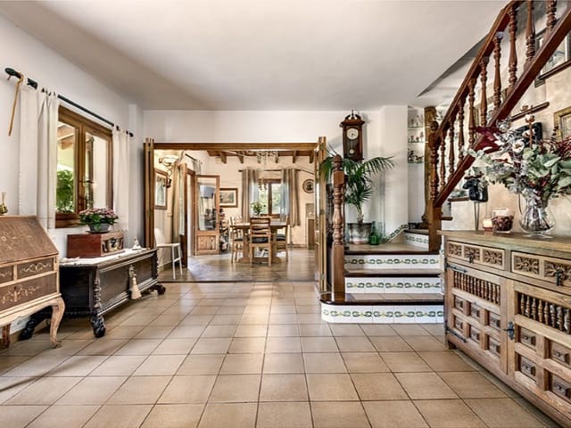 5 chambre Finca/Maison de Campagne à vendre à Santa María del Camí avec piscine garage - 1 900 000 € (Ref: 8988635)