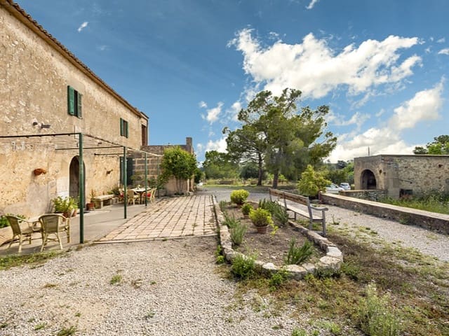 8 soveværelse Finca/Landehus til salg i Porreres - € 1.600.000 (Ref: 8994302)