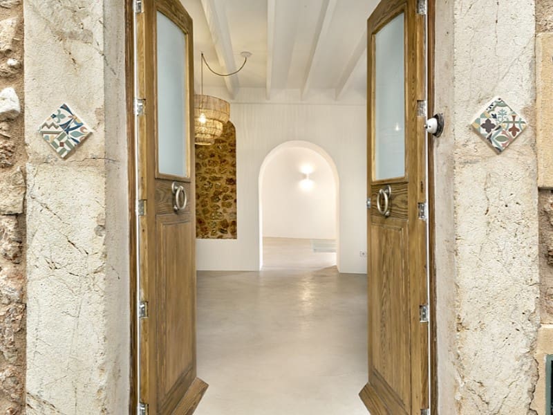 3 soveværelse Villa til salg i Alaro med swimmingpool garage - € 1.695.000 (Ref: 9005113)