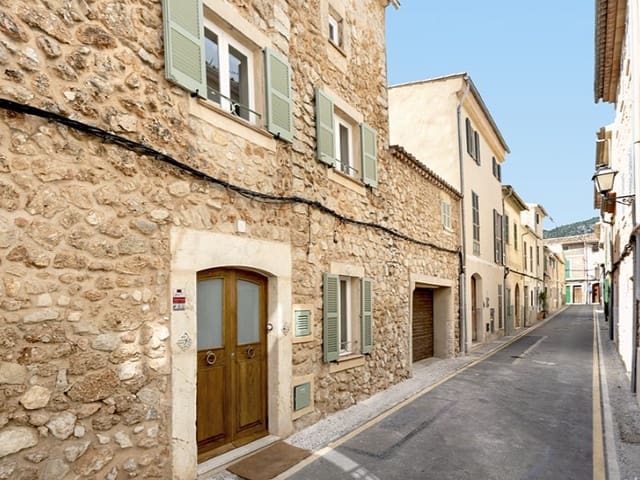 3 soverom Villa til salgs i Alaró med svømmebasseng garasje - € 1 695 000 (Ref: 9005113)