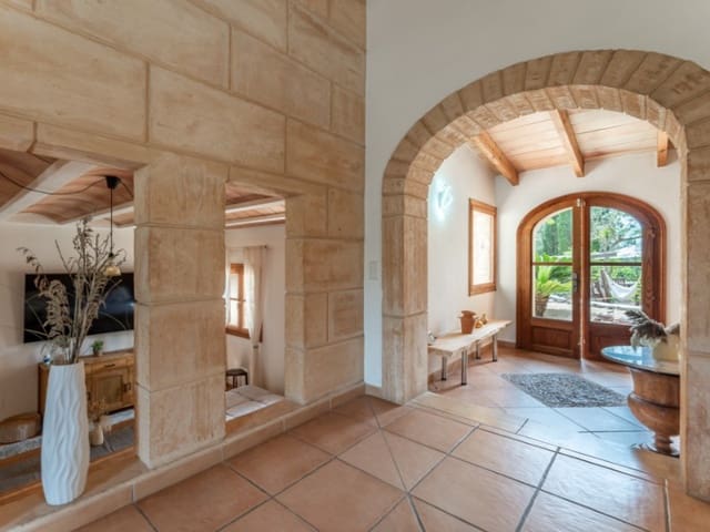 5 soveværelse Finca/Landehus til salg i Artà med swimmingpool - € 1.600.000 (Ref: 9029968)