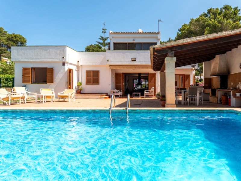 4 bedroom Villa for sale in Santa Ponsa with pool garage - € 1,950,000 (Ref: 9078296)