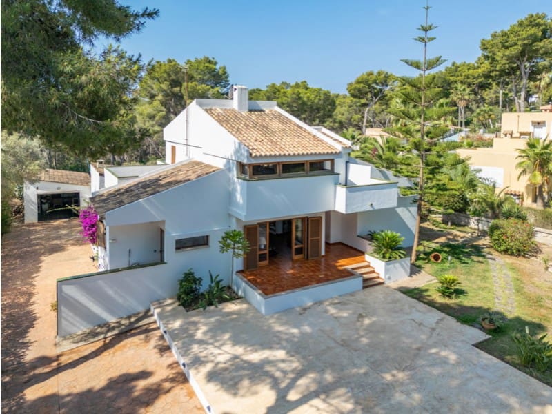 4 bedroom Villa for sale in Santa Ponsa with pool garage - € 1,950,000 (Ref: 9078296)
