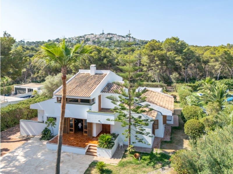 4 bedroom Villa for sale in Santa Ponsa with pool garage - € 1,950,000 (Ref: 9078296)