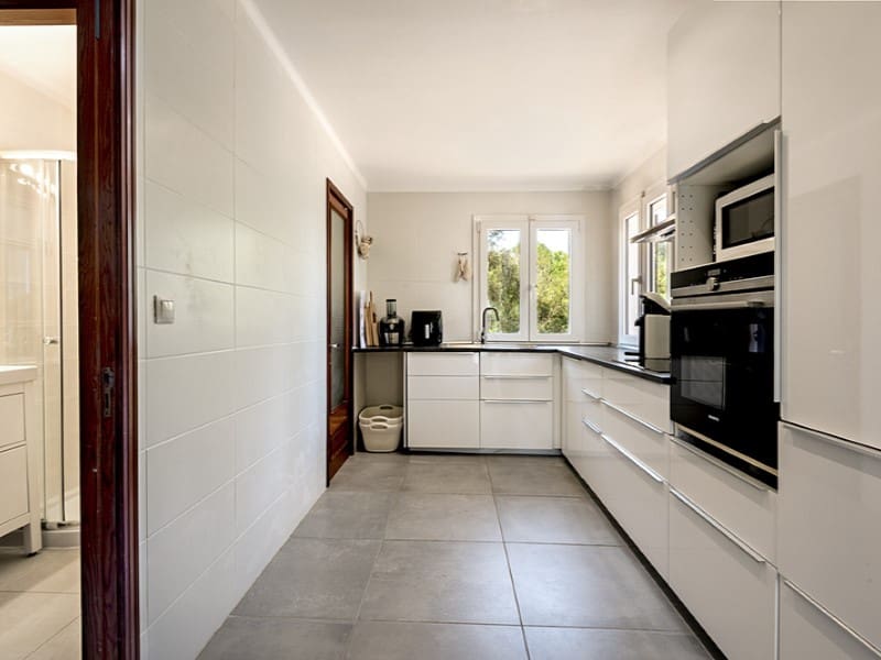 4 soveværelse Villa til salg i Calas de Mallorca med swimmingpool garage - € 990.000 (Ref: 9078297)