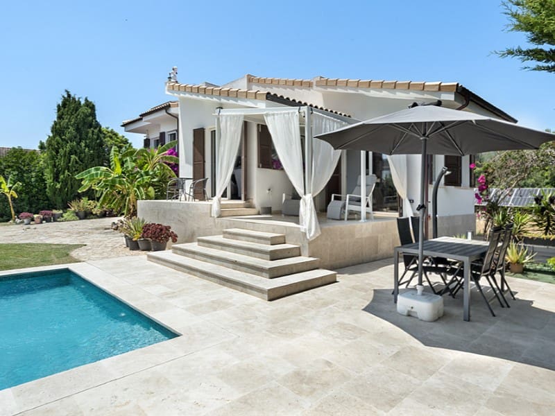 4 soveværelse Villa til salg i Calas de Mallorca med swimmingpool garage - € 990.000 (Ref: 9078297)