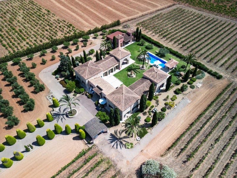 3 soveværelse Finca/Landehus til salg i Porreres med swimmingpool garage - € 4.800.000 (Ref: 9091954)