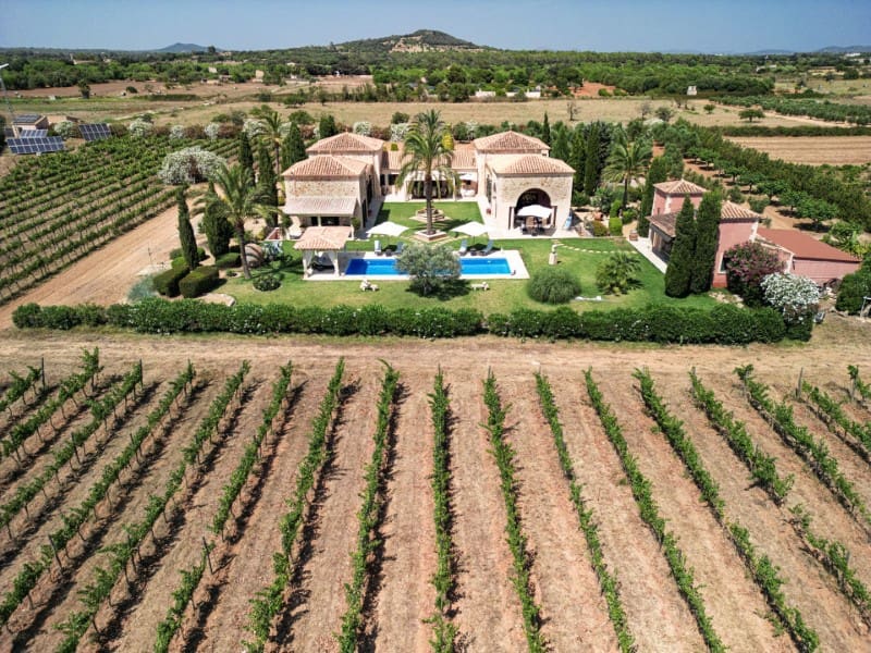 3 soveværelse Finca/Landehus til salg i Porreres med swimmingpool garage - € 4.800.000 (Ref: 9091954)