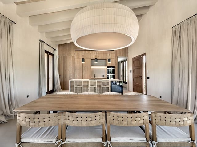 4 soveværelse Finca/Landehus til salg i Llucmajor med swimmingpool garage - € 3.900.000 (Ref: 9106928)