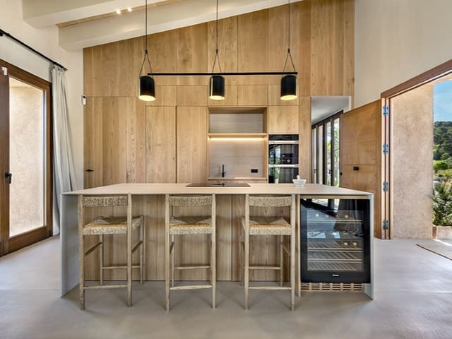 4 soveværelse Finca/Landehus til salg i Llucmajor med swimmingpool garage - € 3.900.000 (Ref: 9106928)