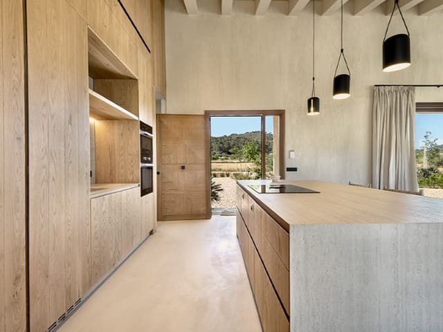 4 soveværelse Finca/Landehus til salg i Llucmajor med swimmingpool garage - € 3.900.000 (Ref: 9106928)