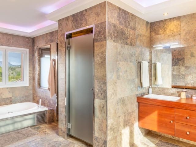 4 chambre Finca/Maison de Campagne à vendre à Llucmajor avec piscine garage - 3 500 000 € (Ref: 9154366)