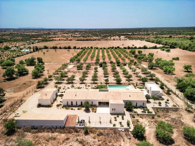 4 soveværelse Finca/Landehus til salg i Campos med swimmingpool garage - € 4.290.000 (Ref: 9164222)