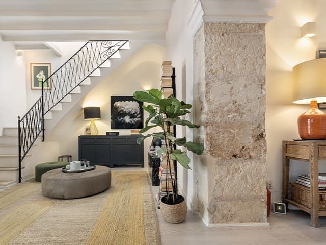 6 bedroom Villa for sale in Alaró - € 995,000 (Ref: 9171575)