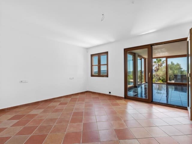 4 bedroom Finca/Country House for sale in Sineu with pool garage - € 1,190,000 (Ref: 9185591)