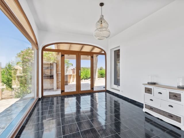 4 bedroom Finca/Country House for sale in Sineu with pool garage - € 1,190,000 (Ref: 9185591)