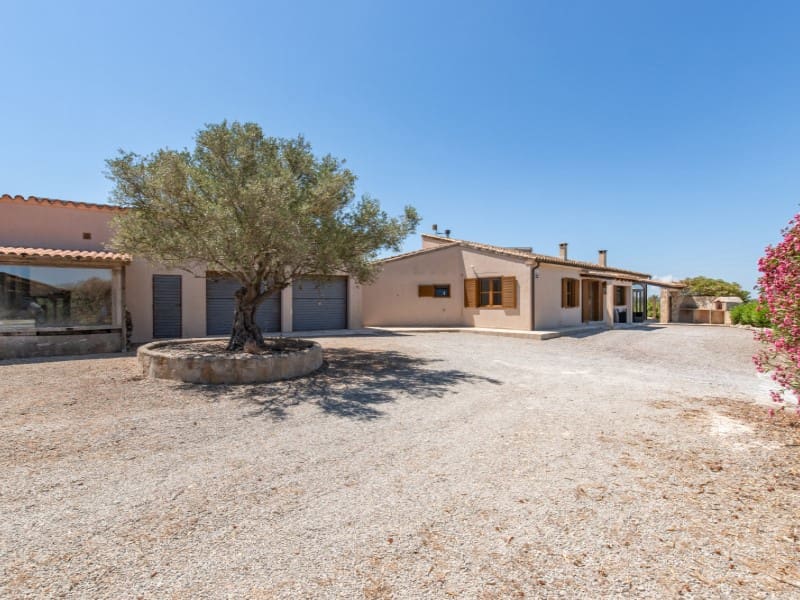 4 bedroom Finca/Country House for sale in Sineu with pool garage - € 1,190,000 (Ref: 9185591)