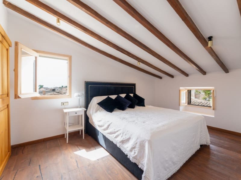 9 soveværelse Villa til salg i Sant Joan med swimmingpool garage - € 2.150.000 (Ref: 9199711)