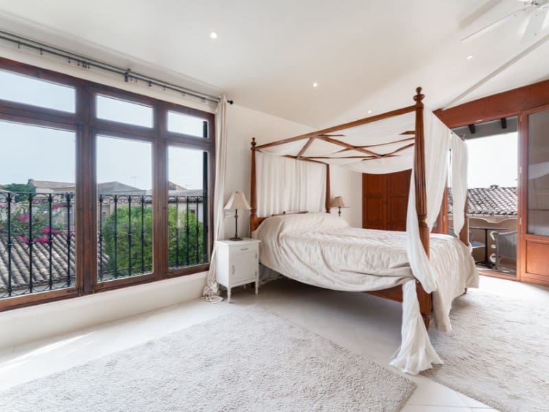 9 soveværelse Villa til salg i Sant Joan med swimmingpool garage - € 2.150.000 (Ref: 9199711)