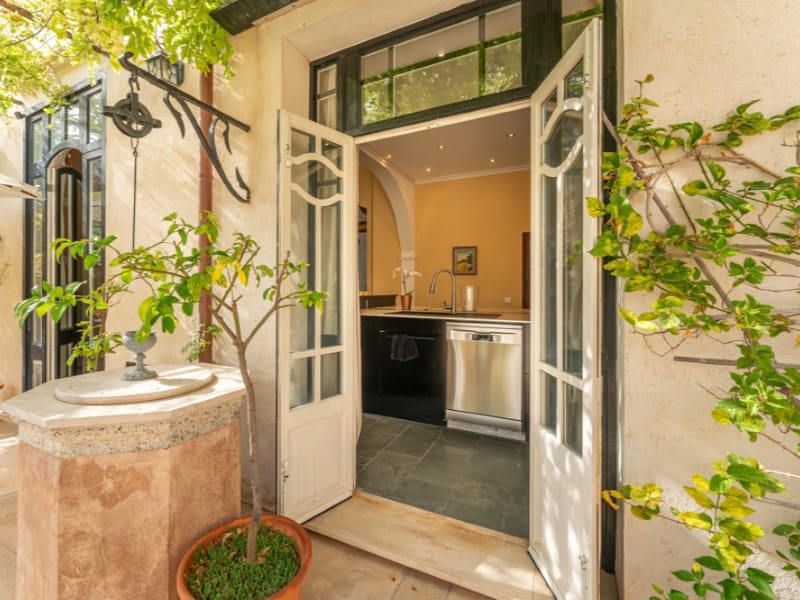 9 soveværelse Villa til salg i Sant Joan med swimmingpool garage - € 2.150.000 (Ref: 9199711)