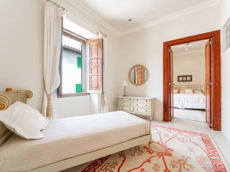 9 soveværelse Villa til salg i Sant Joan med swimmingpool garage - € 2.150.000 (Ref: 9199711)