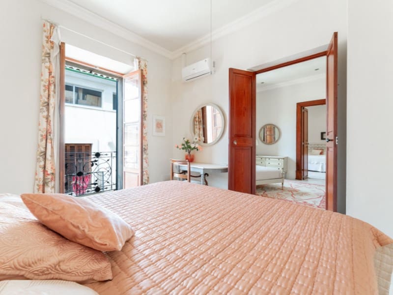 9 soveværelse Villa til salg i Sant Joan med swimmingpool garage - € 2.150.000 (Ref: 9199711)