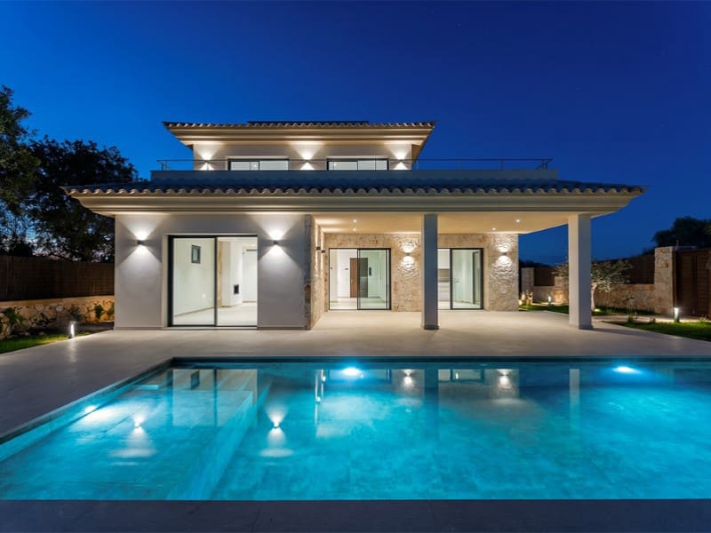 3 bedroom Villa for sale in Cala Llombards with pool - € 1,590,000 (Ref: 9200761)
