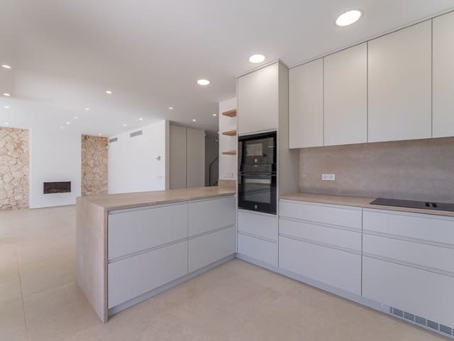 3 slaapkamer Villa te koop in Cala Llombards, Santanyí met zwembad - € 1.590.000 (Ref: 9200761)