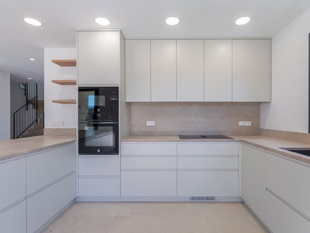 3 slaapkamer Villa te koop in Cala Llombards, Santanyí met zwembad - € 1.590.000 (Ref: 9200761)