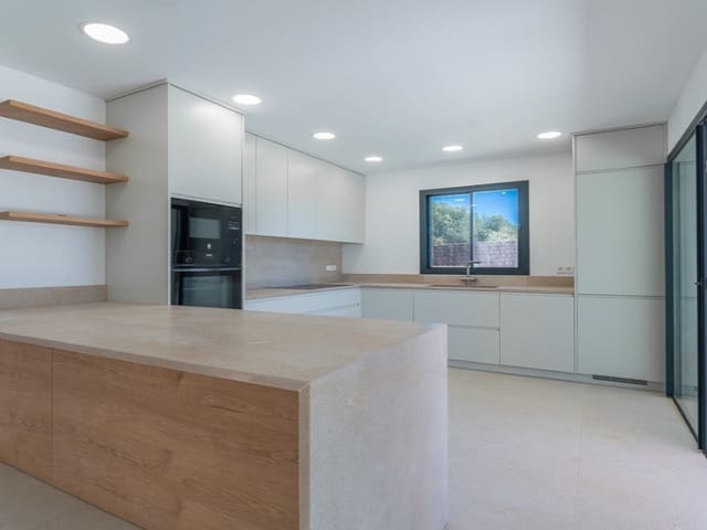3 slaapkamer Villa te koop in Cala Llombards, Santanyí met zwembad - € 1.590.000 (Ref: 9200761)