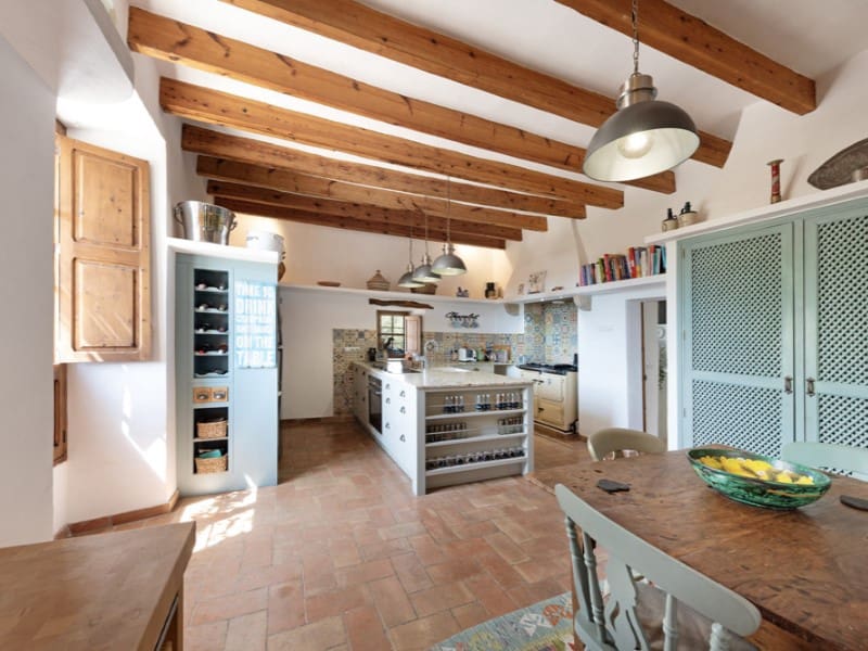 4 soveværelse Finca/Landehus til salg i Galilea med swimmingpool garage - € 3.950.000 (Ref: 9218757)