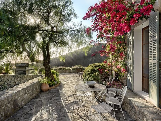 4 bedroom Finca/Country House for sale in Galilea, Puigpunyent with pool garage - € 3,950,000 (Ref: 9218757)