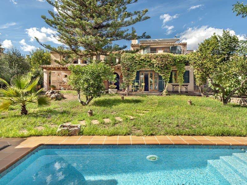 3 soveværelse Villa til salg i Llubi med swimmingpool garage - € 980.000 (Ref: 9272749)