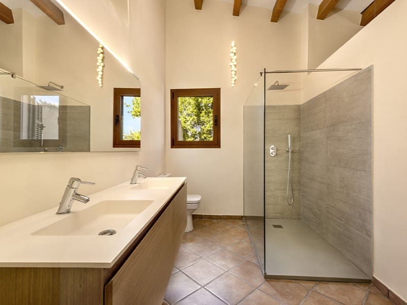 3 soveværelse Villa til salg i Llubi med swimmingpool garage - € 980.000 (Ref: 9272749)