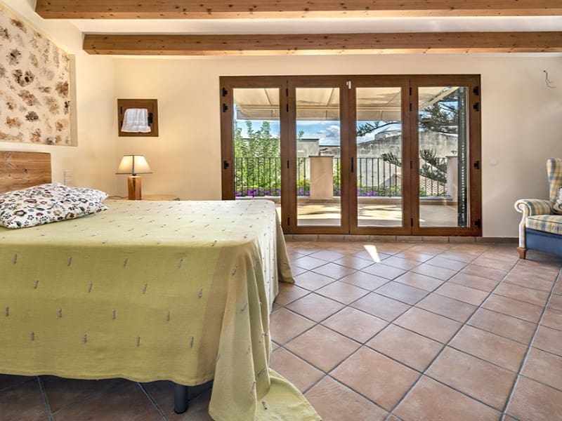 3 soveværelse Villa til salg i Llubi med swimmingpool garage - € 980.000 (Ref: 9272749)