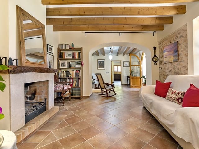 3 soverom Villa til salgs i Llubí med svømmebasseng garasje - € 980 000 (Ref: 9272749)