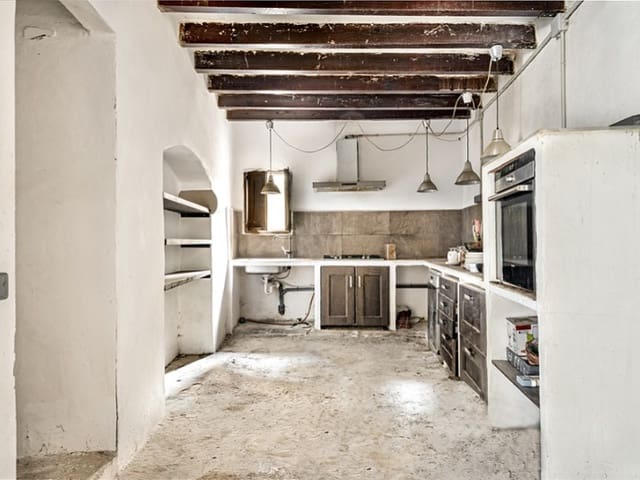 5 bedroom Villa for sale in Costitx with garage - € 540,000 (Ref: 9326711)