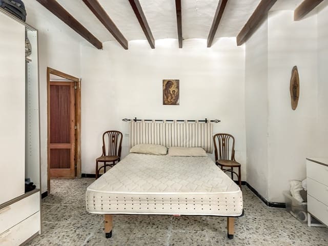 5 bedroom Villa for sale in Costitx with garage - € 540,000 (Ref: 9326711)