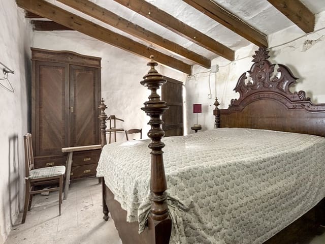 5 bedroom Villa for sale in Costitx with garage - € 540,000 (Ref: 9326711)