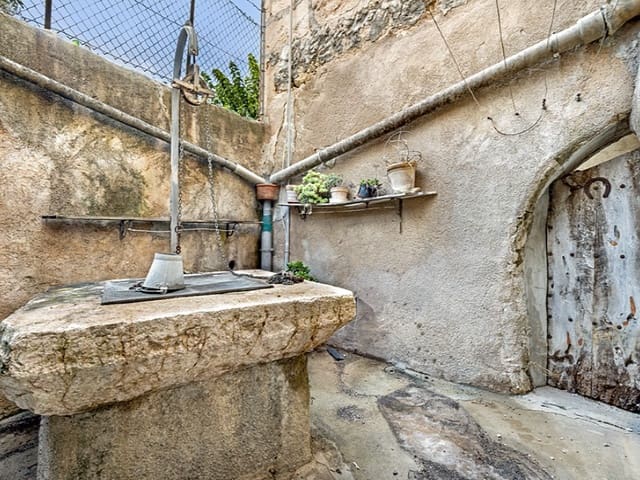 5 bedroom Villa for sale in Costitx with garage - € 540,000 (Ref: 9326711)