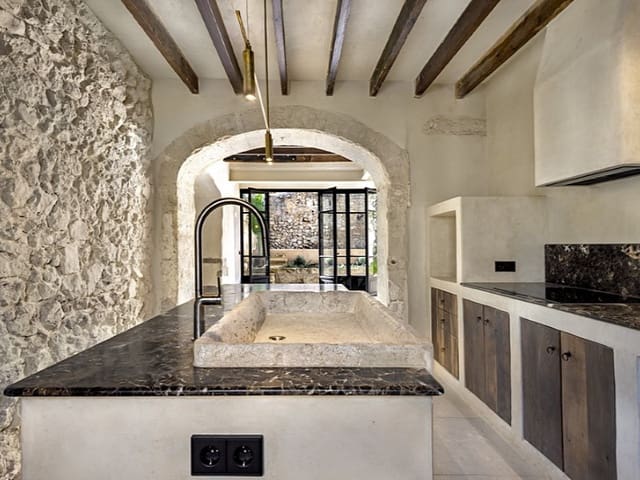 3 chambre Villa/Maison à vendre à Selva avec piscine garage - 1 535 000 € (Ref: 9347740)