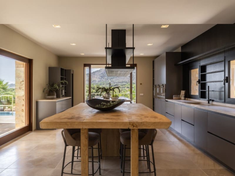 7 makuuhuone Maalaistalo myytävänä paikassa Alaro mukana uima-altaan 
autotalli - 9 950 000 € (Ref: 9356340)