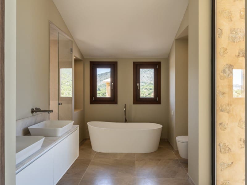 7 makuuhuone Maalaistalo myytävänä paikassa Alaro mukana uima-altaan 
autotalli - 9 950 000 € (Ref: 9356340)