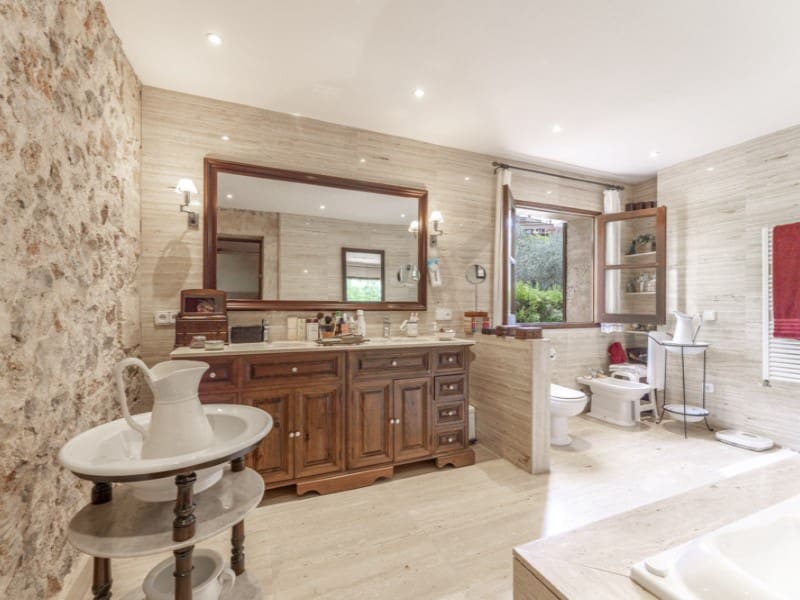 6 bedroom Finca/Country House for sale in Bunyola with pool garage - € 2,100,000 (Ref: 9359822)