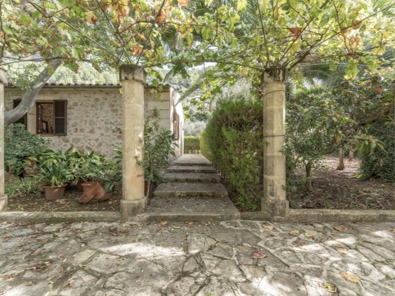 6 bedroom Finca/Country House for sale in Bunyola with pool garage - € 2,100,000 (Ref: 9359822)