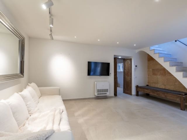 Chalet de 3 habitaciones en Santa María del Camí en venta con piscina - 739.000 € (Ref: 9359824)