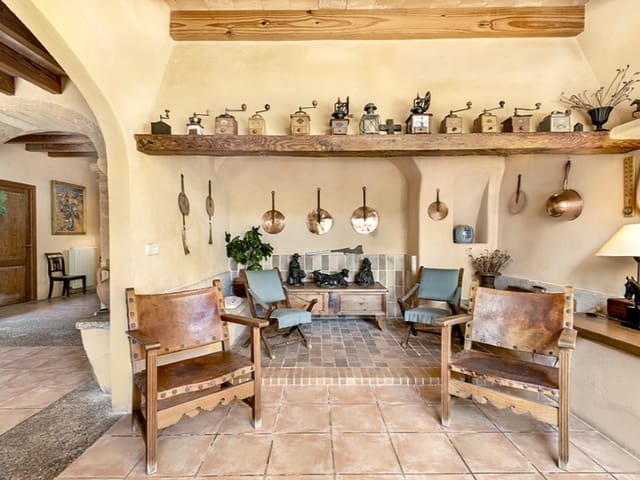 8 soveværelse Finca/Landehus til salg i Artà med swimmingpool garage - € 7.000.000 (Ref: 9383291)